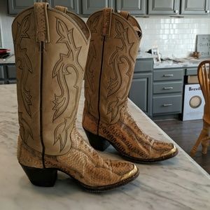 Vintage Dan Post Cow girl boots